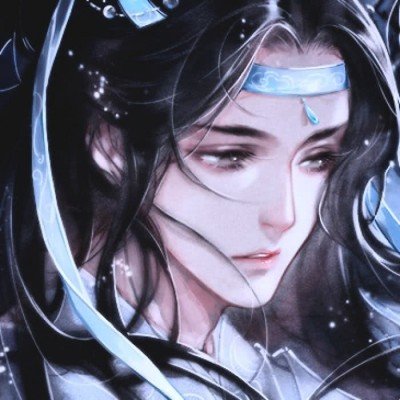 大雨中老师为孩子撑起一把“大伞”